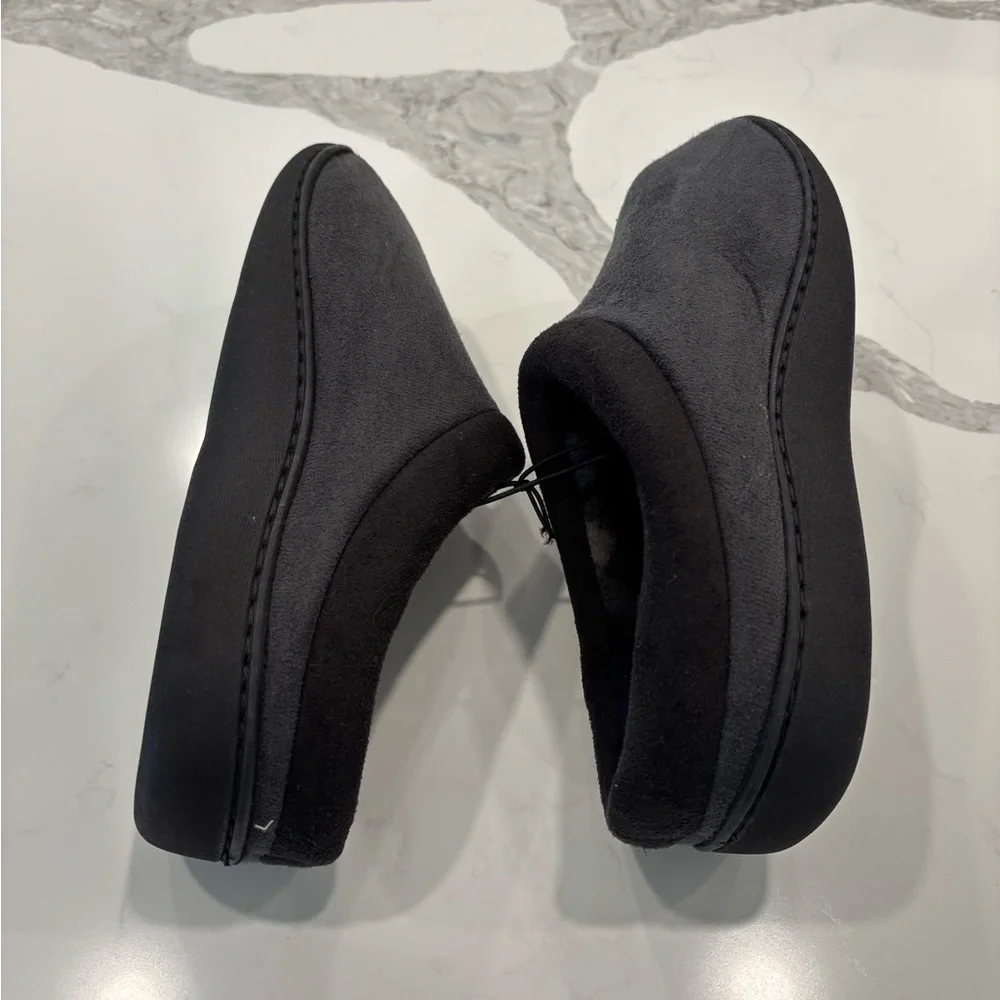 NWT Hanes Men's Black Memory Foam Slippers‎